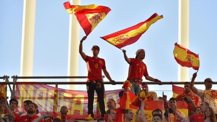 Spain football fans